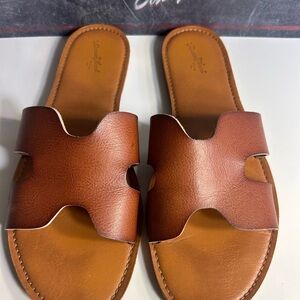 Universal Thread Tan Leather Slide Sandals
